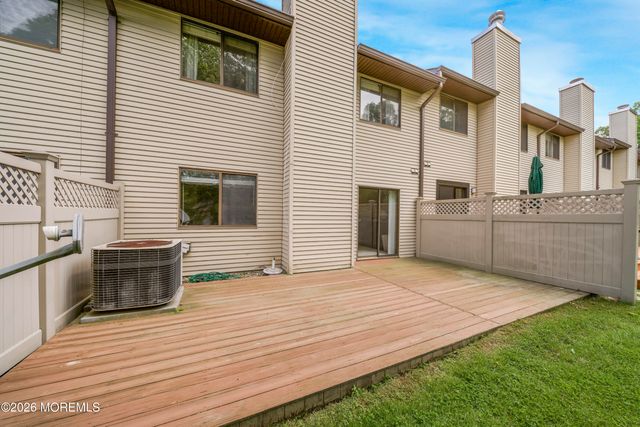 92 Wigwam Lane, Tinton Falls, NJ 07724