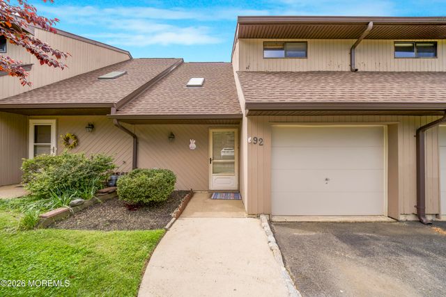 92 Wigwam Lane, Tinton Falls, NJ 07724