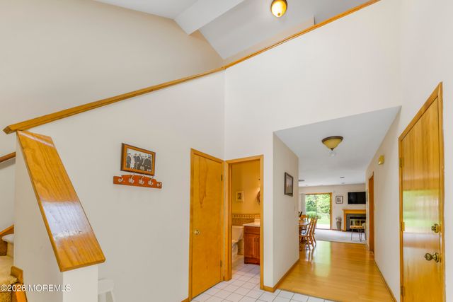 92 Wigwam Lane, Tinton Falls, NJ 07724