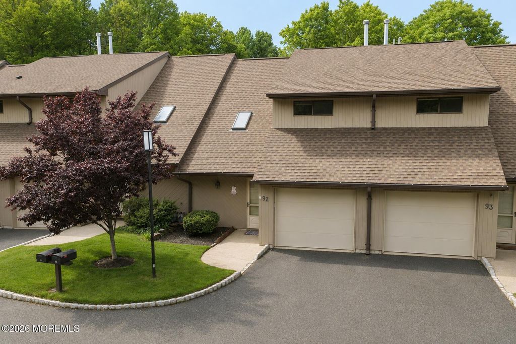 92 Wigwam Lane, Tinton Falls, NJ 07724