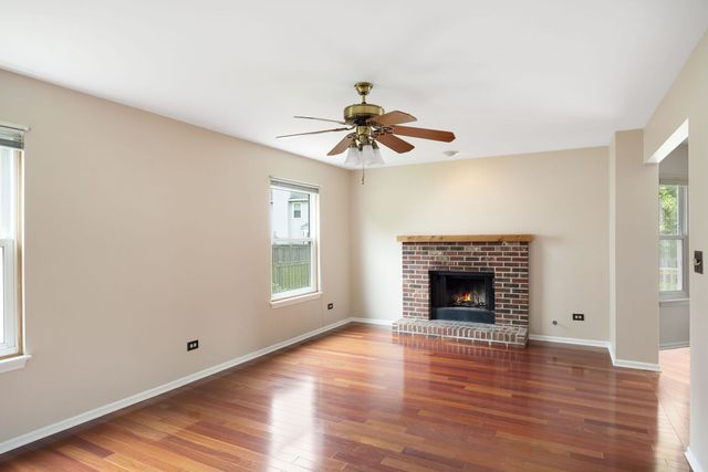 288 Forest Drive, Crystal Lake, IL 60014