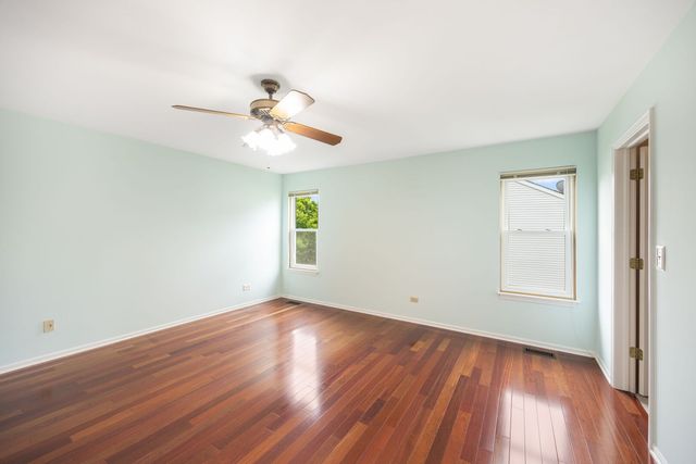 288 Forest Drive, Crystal Lake, IL 60014