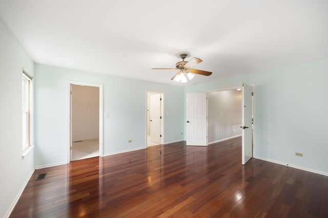 288 Forest Drive, Crystal Lake, IL 60014