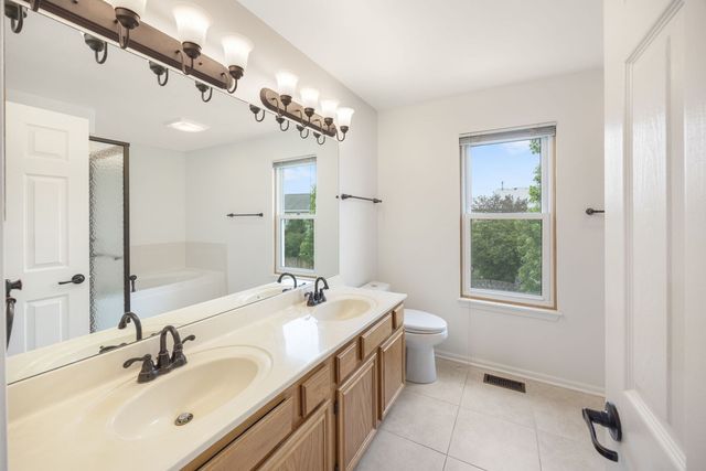 288 Forest Drive, Crystal Lake, IL 60014