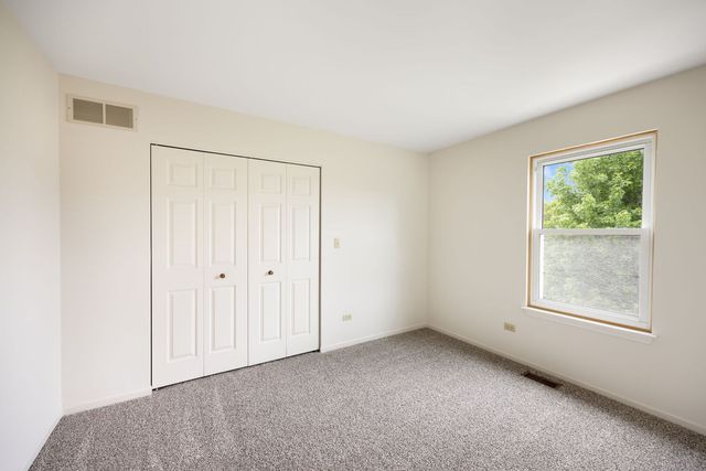 288 Forest Drive, Crystal Lake, IL 60014
