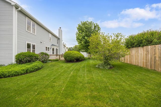 288 Forest Drive, Crystal Lake, IL 60014