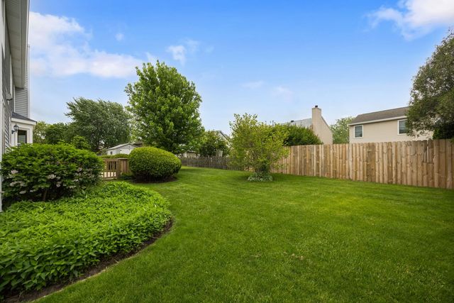 288 Forest Drive, Crystal Lake, IL 60014