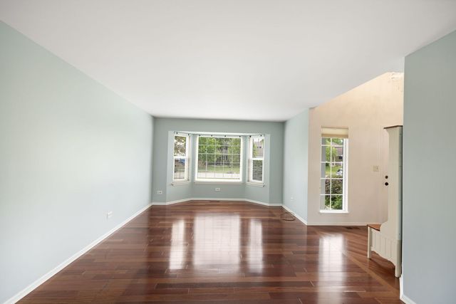 288 Forest Drive, Crystal Lake, IL 60014