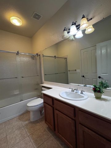 1780 Alicante Dr, Roseville, CA 95747