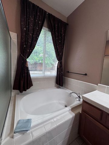 1780 Alicante Dr, Roseville, CA 95747