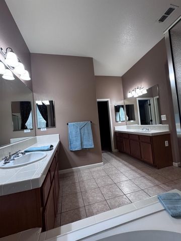 1780 Alicante Dr, Roseville, CA 95747