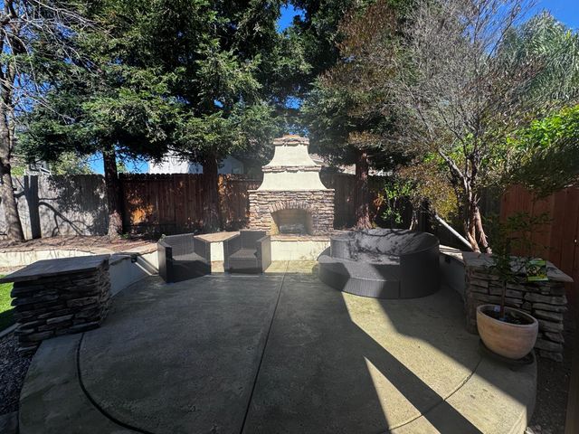 1780 Alicante Dr, Roseville, CA 95747