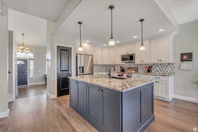 10289 S LOCUST RIDGE CT, South Jordan, UT 84009