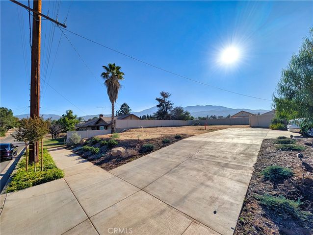 34568 Bella Vista Drive, Yucaipa, CA 92399