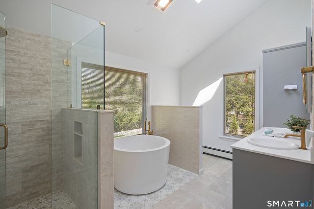 8 Ledge Road, Norwalk, CT 06853