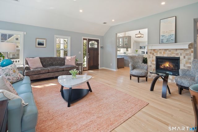 8 Ledge Road, Norwalk, CT 06853