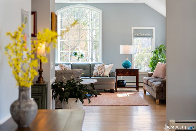 8 Ledge Road, Norwalk, CT 06853