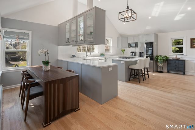 8 Ledge Road, Norwalk, CT 06853