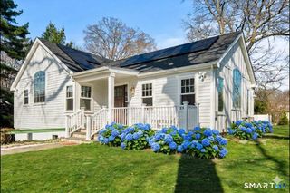 8 Ledge Road, Norwalk, CT 06853