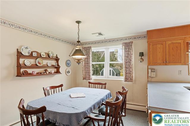 4061 Hampshire Court, South Whitehall Twp, PA 18104