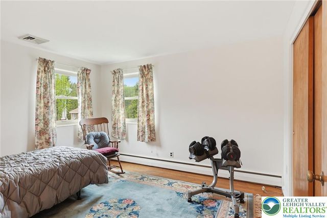 4061 Hampshire Court, South Whitehall Twp, PA 18104
