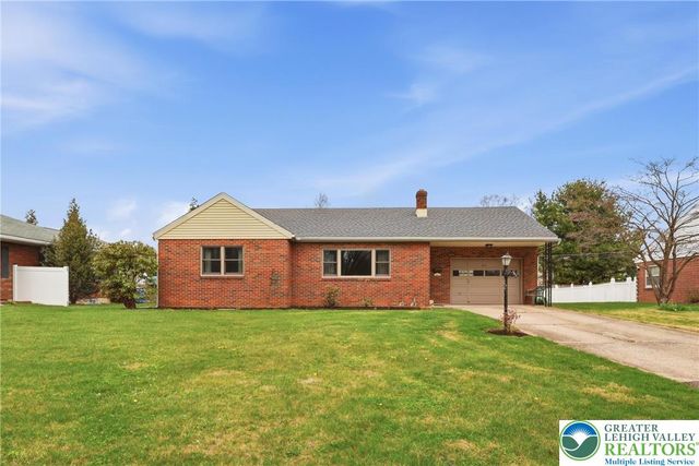 4061 Hampshire Court, South Whitehall Twp, PA 18104