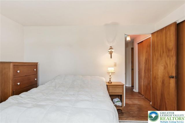 4061 Hampshire Court, South Whitehall Twp, PA 18104