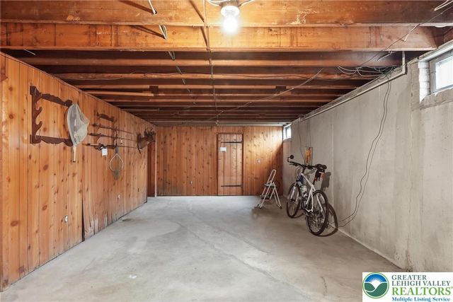 4061 Hampshire Court, South Whitehall Twp, PA 18104
