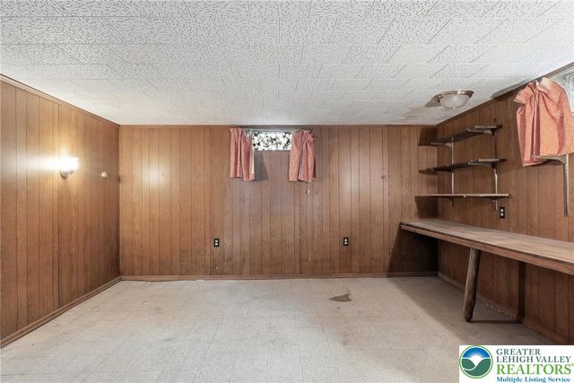 4061 Hampshire Court, South Whitehall Twp, PA 18104