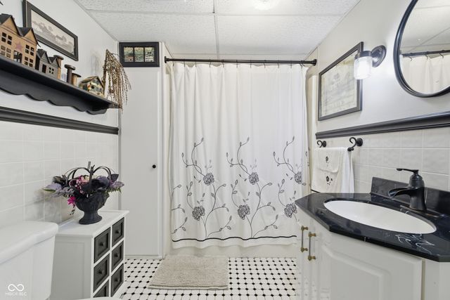 247 E Plum Street, Anderson, IN 46012