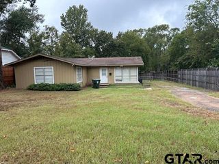 2835 S Donnybrook Ave, Tyler, TX 75701