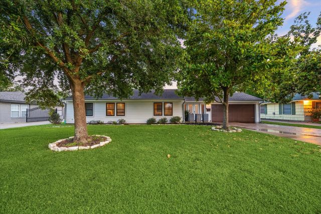 4509 Randwick Drive, Houston, TX 77092