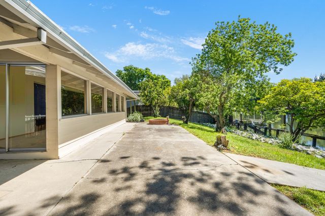 2920 Canal Dr, Stockton, CA 95204