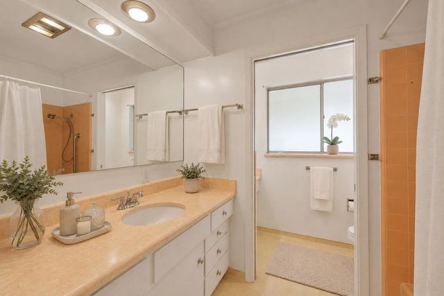 2920 Canal Dr, Stockton, CA 95204