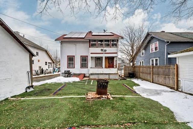 90 Rochelle St, Springfield, MA 01109