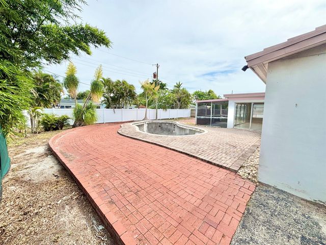 470 NE 45th Street, Boca Raton, FL 33431