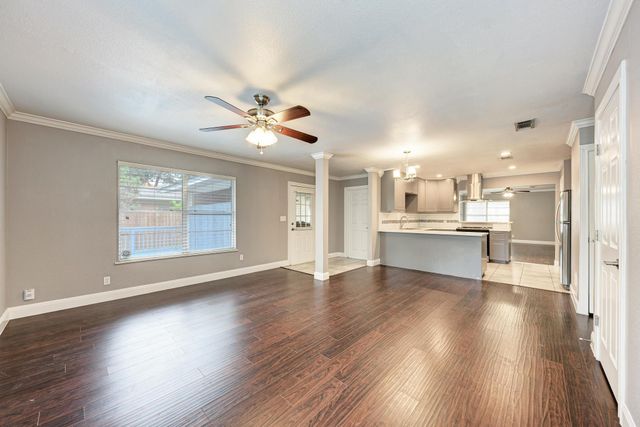 4504 Pack Saddle PASS, Austin, TX 78745