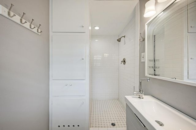 4504 Pack Saddle PASS, Austin, TX 78745