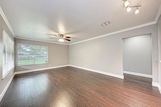 4504 Pack Saddle PASS, Austin, TX 78745