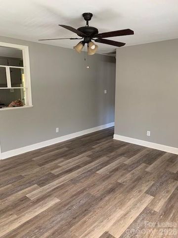 4422 Brooktree Drive, Charlotte, NC 28208