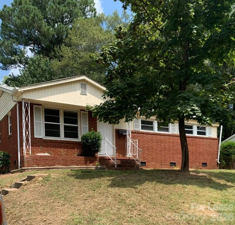4422 Brooktree Drive, Charlotte, NC 28208