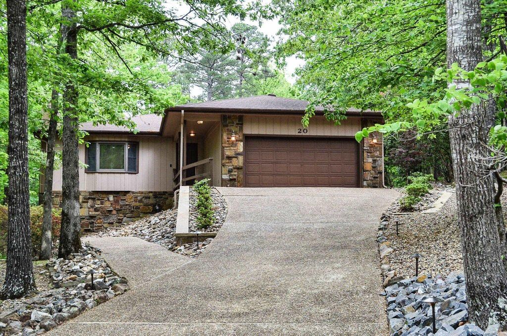 20 LaGranja Circle, Hot Springs Village, AR 71909