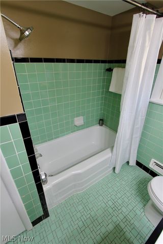 1303 Cherry Lane, Seven Hills, OH 44131