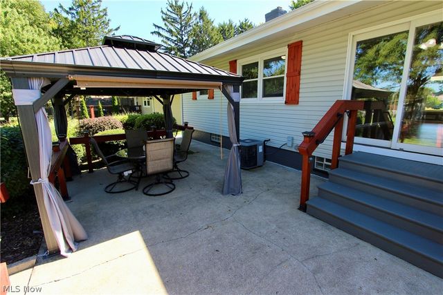 1303 Cherry Lane, Seven Hills, OH 44131