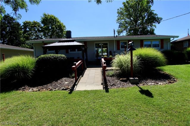 1303 Cherry Lane, Seven Hills, OH 44131