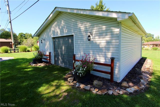 1303 Cherry Lane, Seven Hills, OH 44131