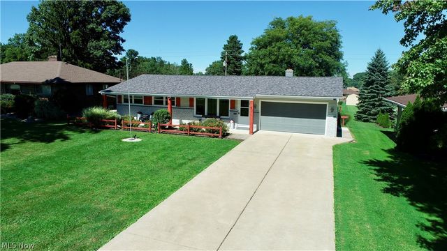 1303 Cherry Lane, Seven Hills, OH 44131