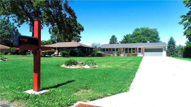 1303 Cherry Lane, Seven Hills, OH 44131