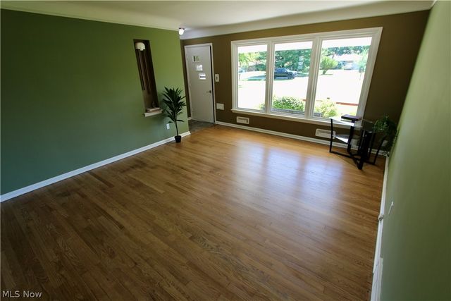 1303 Cherry Lane, Seven Hills, OH 44131