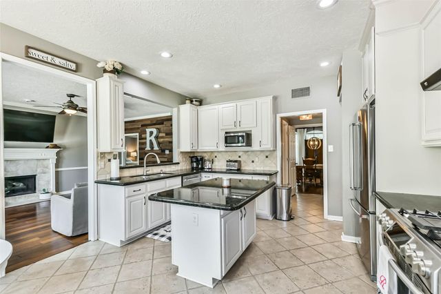 13415 Scenic Glade Drive, Houston, TX 77059